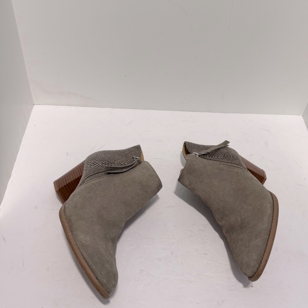 Vionic Women’s Anne Upright Booties Ankle Boots Women's Comfort. Size 9 - Picture 4 of 10